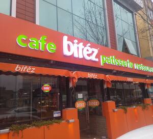 Cafe Bitez Patisserie Restaurant Yukari Dudullu Istanbul